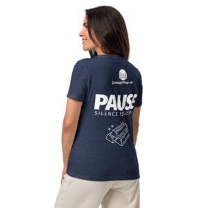 Pause. Women’s relaxed v-neck t-shirt